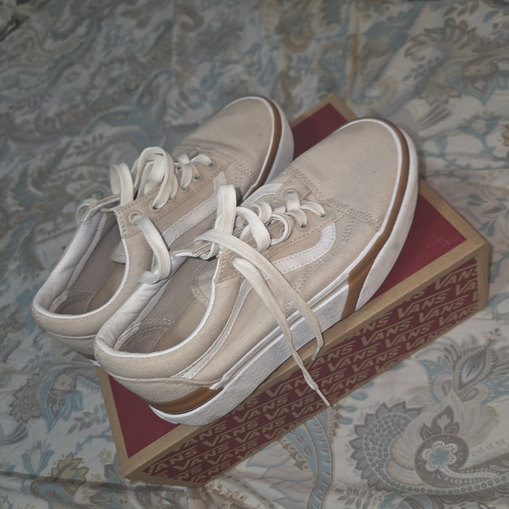 Vans Women's Beige and Brown Sneakers